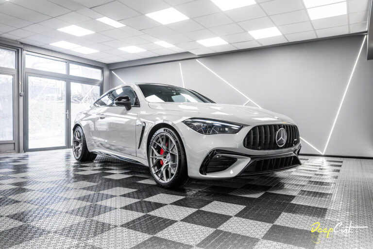 Mercedes CLE 53 AMG zabezpieczony folią PPF – widok z przodu i z boku