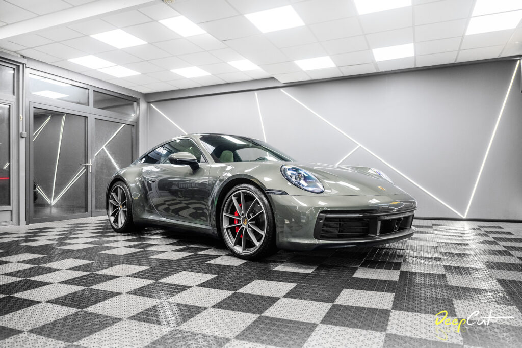 Nowe Porsche 911 (992) zabezpieczone folią PPF – widok z przodu