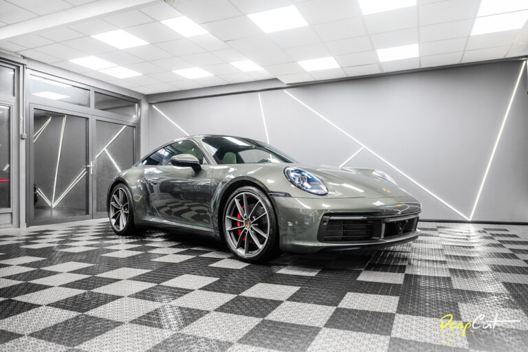 Nowe Porsche 911 (992) zabezpieczone folią PPF – widok z przodu